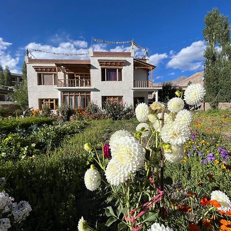 Chakzot Garden House Leh Exterior foto