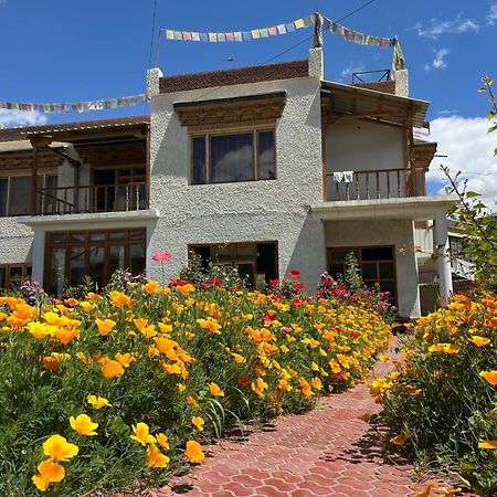 Chakzot Garden House Leh Exterior foto