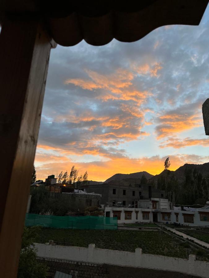 Chakzot Garden House Leh Exterior foto