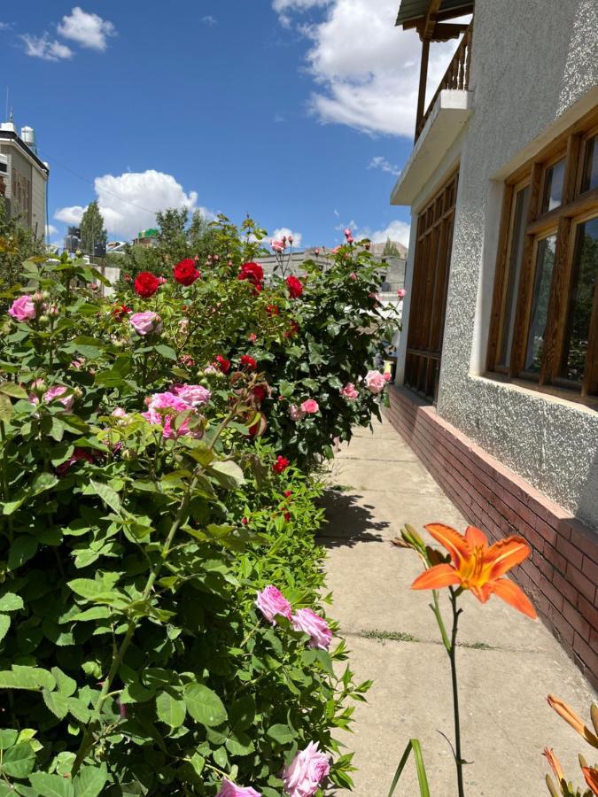 Chakzot Garden House Leh Exterior foto